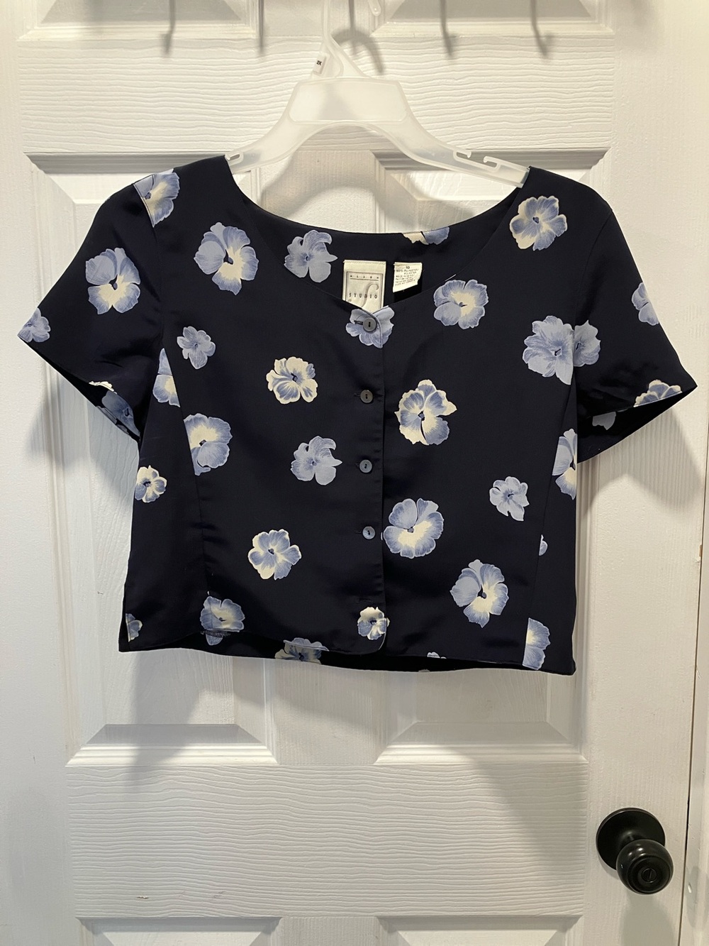Liz Claiborne Navy Floral Button-Front Crop Top